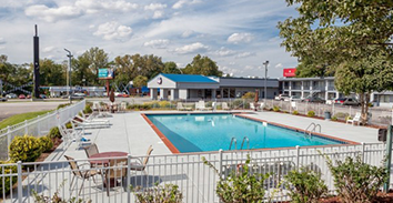 Balu Bear Hotel - Lounge By Our Pool